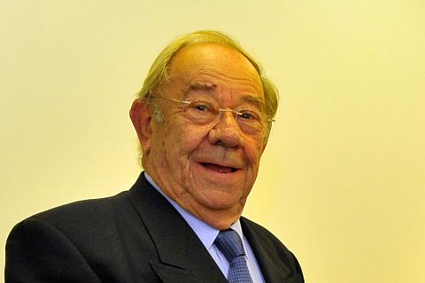 Guy Charlot vedl v letech 1993–2010 Mezinárodní veletrh oční optiky Silmo