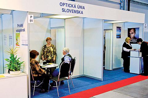 Stánok Optickej únie Slovenska na veľtrhu OPTA